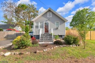 84 Baker St, Franklin Twp., NJ 08873