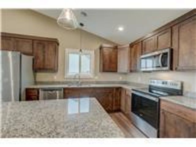 1343 Creekwood Drive, New Richmond, WI 54017