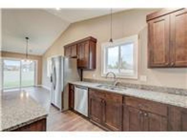 1343 Creekwood Drive, New Richmond, WI 54017