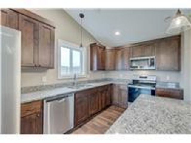 1343 Creekwood Drive, New Richmond, WI 54017