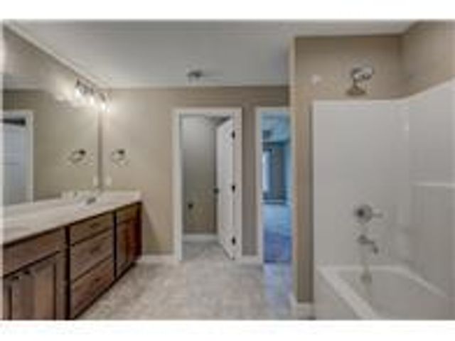 1343 Creekwood Drive, New Richmond, WI 54017