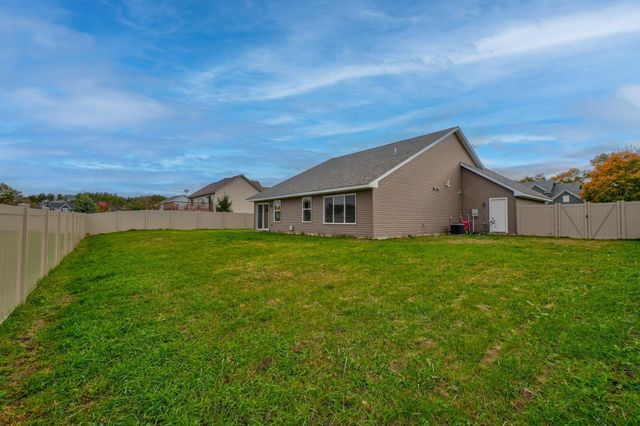 1343 Creekwood Drive, New Richmond, WI 54017