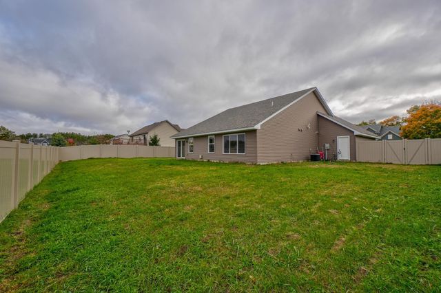 1343 Creekwood Drive, New Richmond, WI 54017