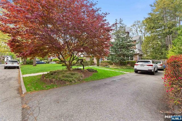 127 Westervelt Avenue, Tenafly, NJ 07670