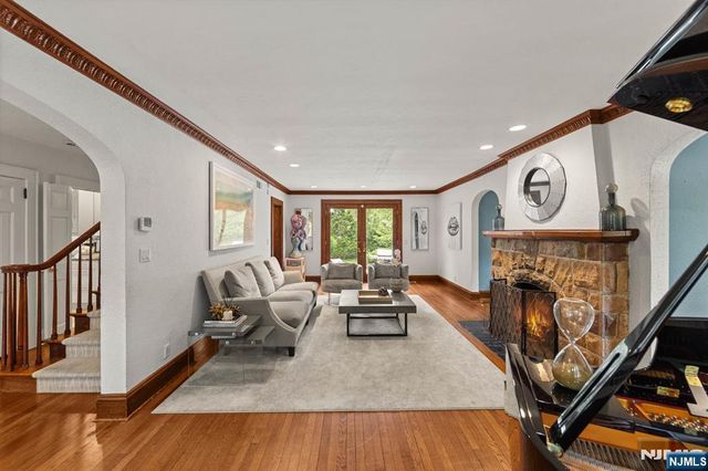 127 Westervelt Avenue, Tenafly, NJ 07670