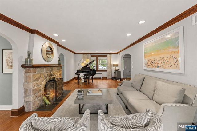 127 Westervelt Avenue, Tenafly, NJ 07670