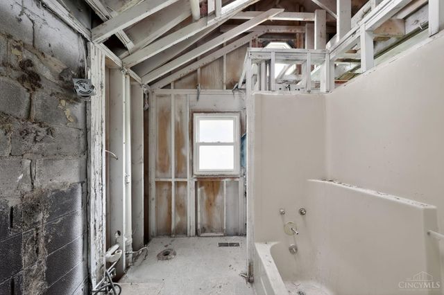 2371 Wilson Avenue, Colerain Twp, OH 45231