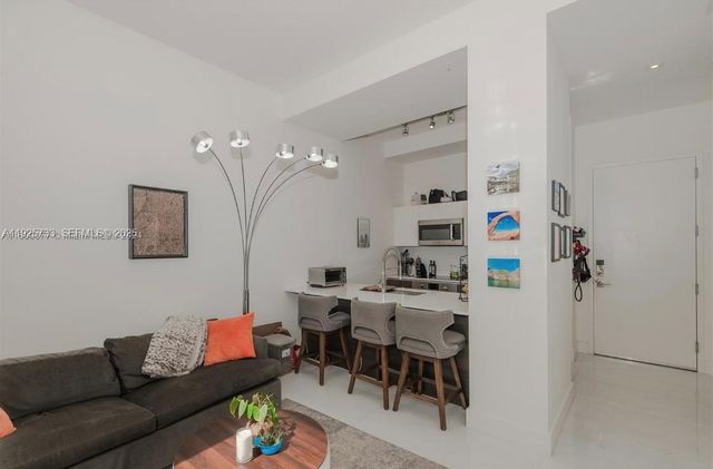 301 Altara Ave 305, Coral Gables, FL 33146