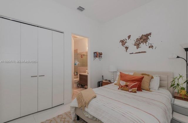 301 Altara Ave 305, Coral Gables, FL 33146