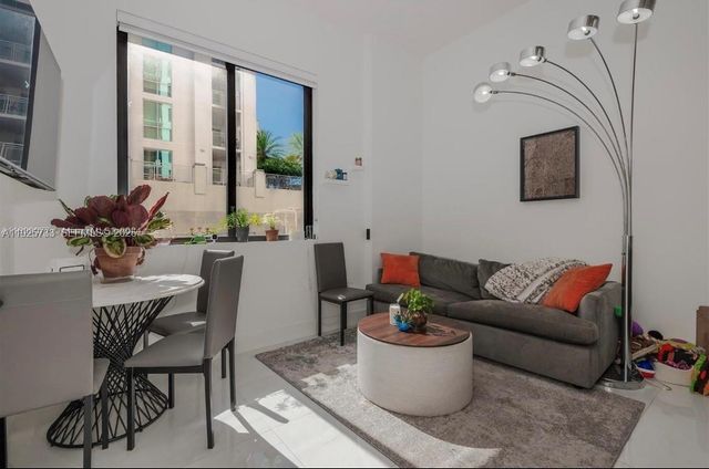 301 Altara Ave 305, Coral Gables, FL 33146