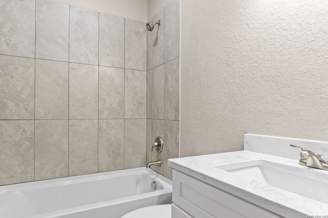 221 Sligo, San Antonio, TX 78223