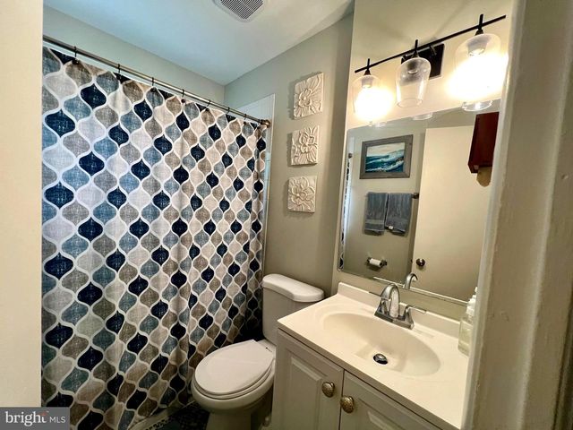 7002 QUANDER RD, Alexandria, VA 22307