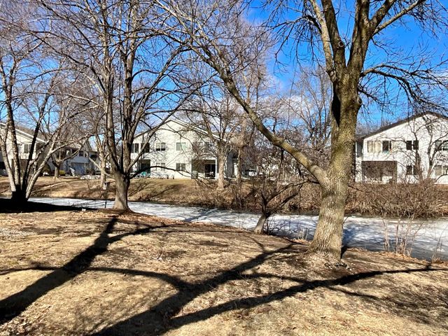 3721 Gershwin Lane N, Oakdale, MN 55128