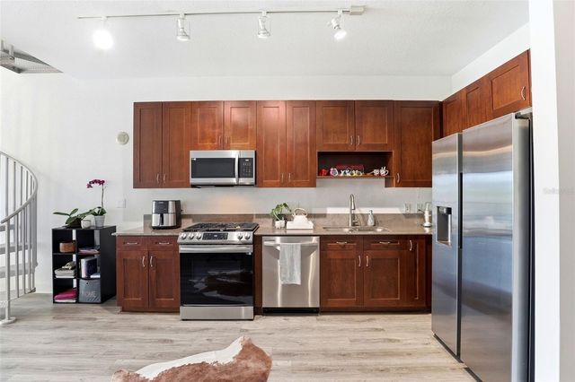 150 E ROBINSON STREET 2A, Orlando, FL 32801