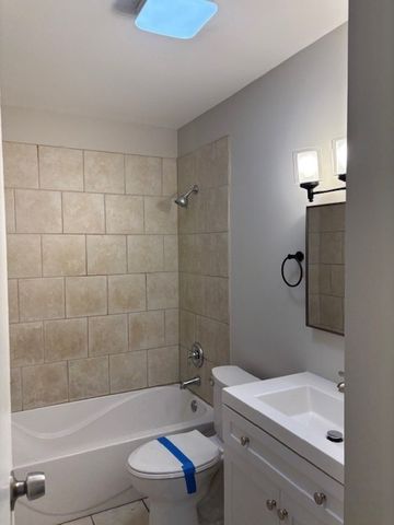 201 E ROSE Street, Glenwood, IL 60425