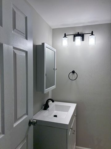 201 E ROSE Street, Glenwood, IL 60425