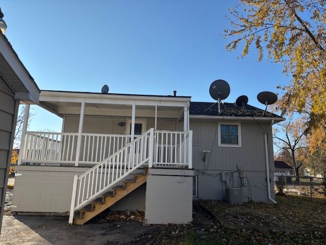 201 E ROSE Street, Glenwood, IL 60425