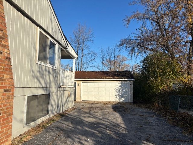 201 E ROSE Street, Glenwood, IL 60425