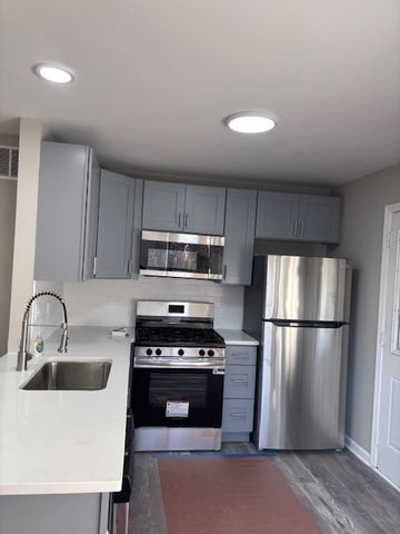 201 E ROSE Street, Glenwood, IL 60425