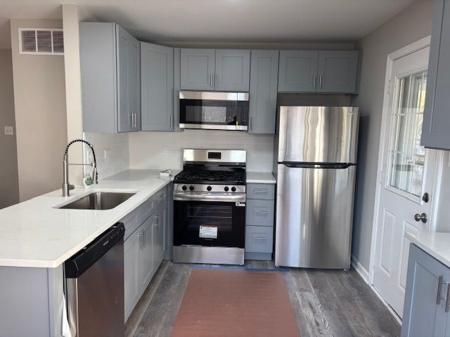 201 E ROSE Street, Glenwood, IL 60425