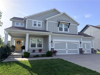 10411 N Chelsea Avenue, Kansas City, MO 64156
