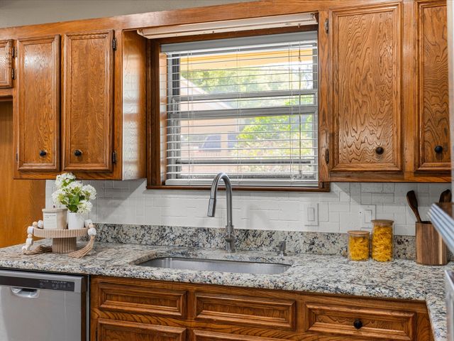 4108 Grand Lake Drive, Lake Worth, TX 76135
