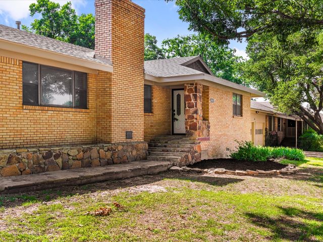 4108 Grand Lake Drive, Lake Worth, TX 76135