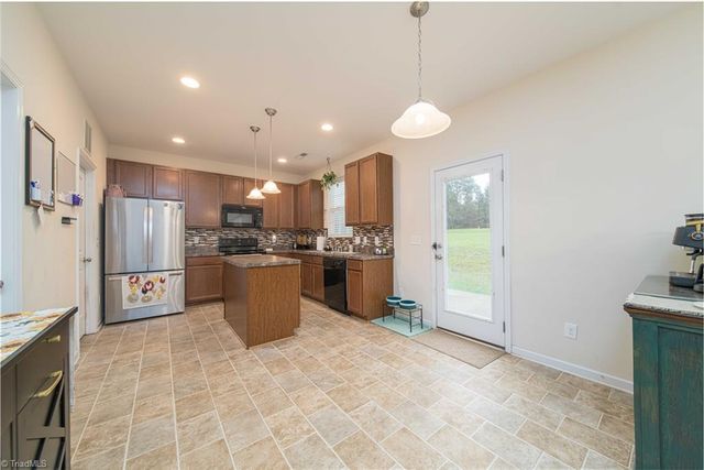 6372 Nolichucky Drive, Walkertown, NC 27051
