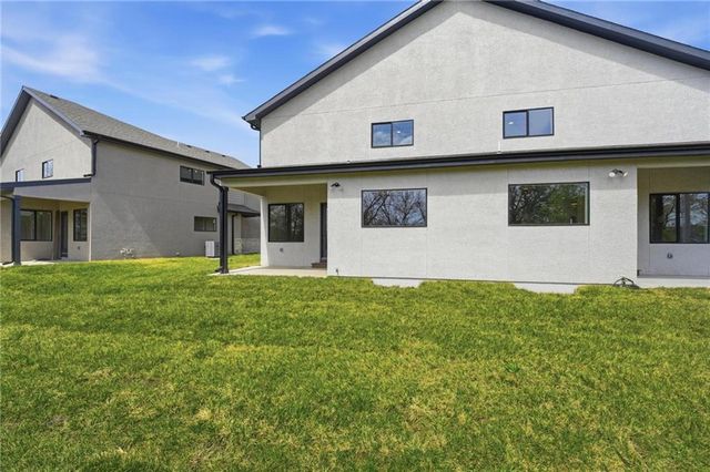 229 NW Orchard Court, Lee's Summit, MO 64063