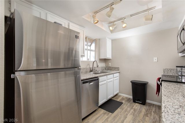 5370 Angler Circle 202, Las Vegas, NV 89122