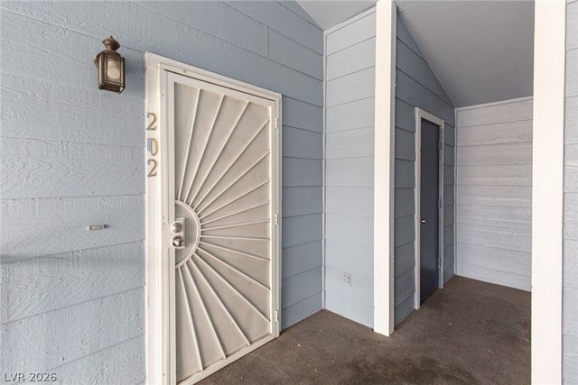 5370 Angler Circle 202, Las Vegas, NV 89122