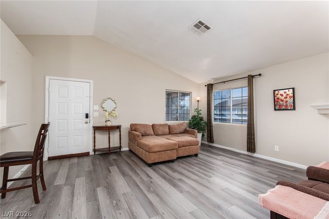 5370 Angler Circle 202, Las Vegas, NV 89122