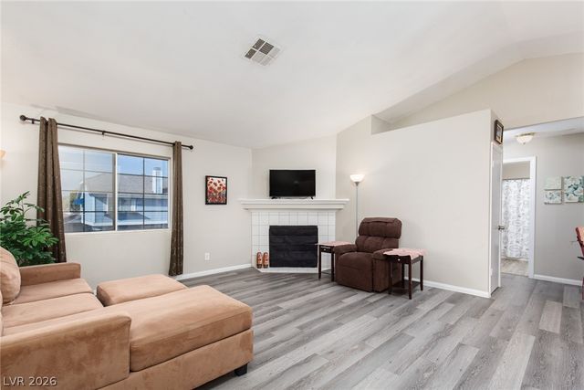 5370 Angler Circle 202, Las Vegas, NV 89122