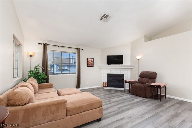 5370 Angler Circle 202, Las Vegas, NV 89122