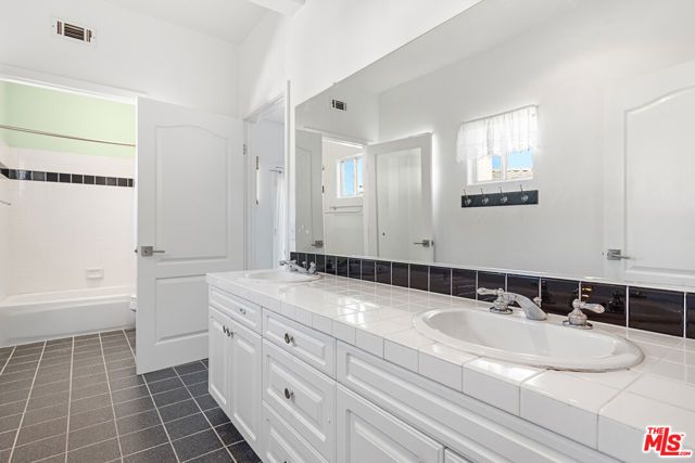 24310 Belford Court, West Hills (los Angeles), CA 91307