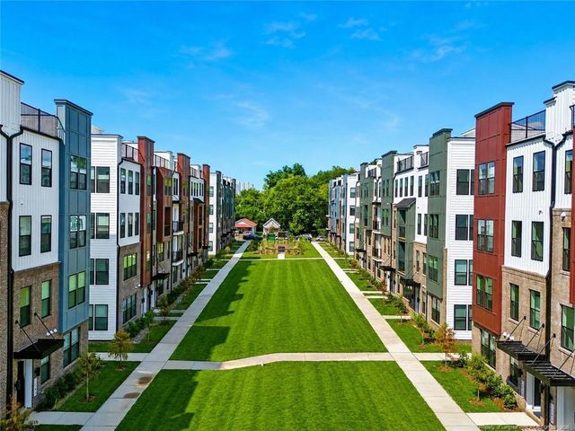 1242 Coach Station Alley 201, Raleigh, NC 27601