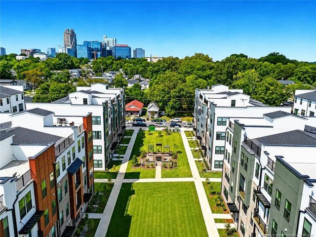 1242 Coach Station Alley 201, Raleigh, NC 27601