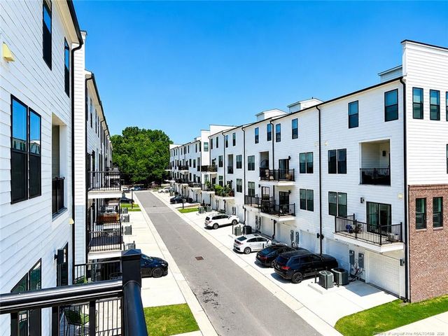 1242 Coach Station Alley 201, Raleigh, NC 27601