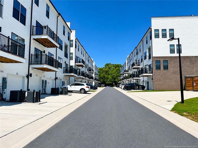 1242 Coach Station Alley 201, Raleigh, NC 27601