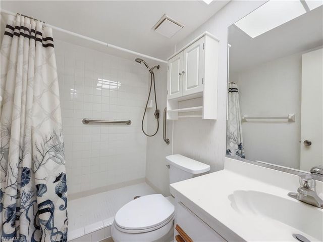1701 Courtyard WAY 105, Naples, FL 34112