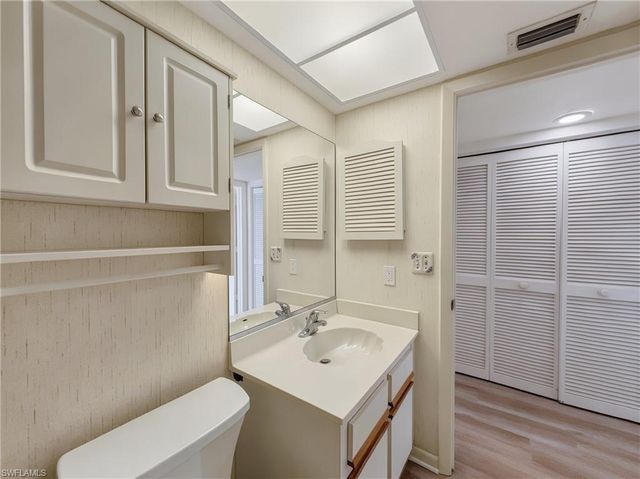 1701 Courtyard WAY 105, Naples, FL 34112