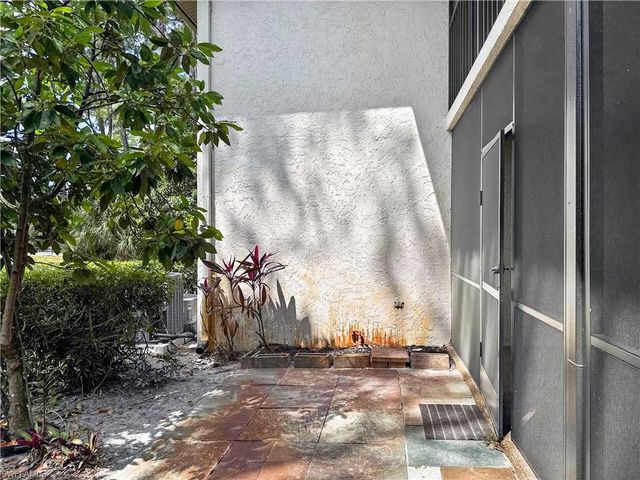 1701 Courtyard WAY 105, Naples, FL 34112