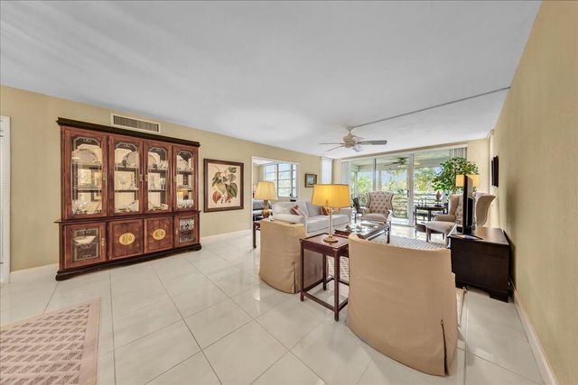 804 Cypress Grove Lane 302, Pompano Beach, FL 33069