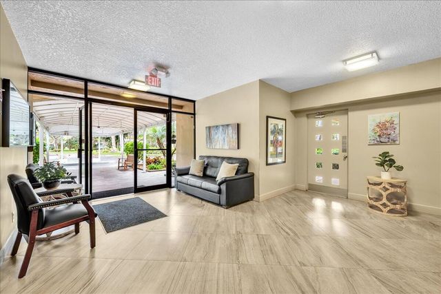 804 Cypress Grove Lane 302, Pompano Beach, FL 33069