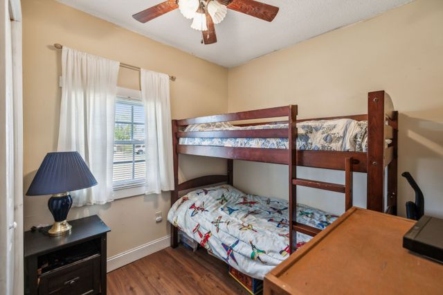 11460 Crooked Creek Rd, Lobelville, TN 37097
