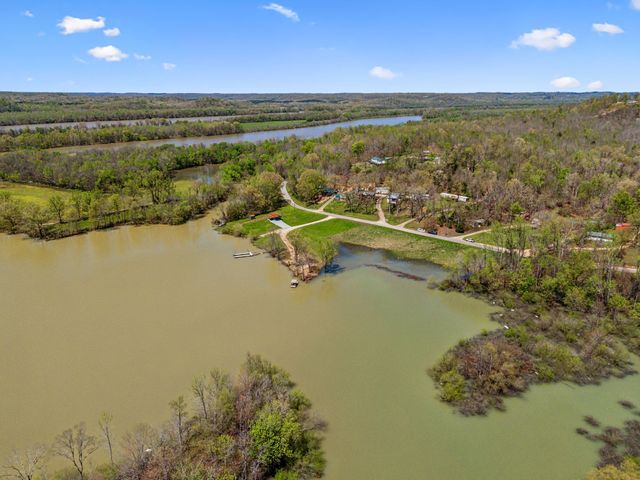 11460 Crooked Creek Rd, Lobelville, TN 37097