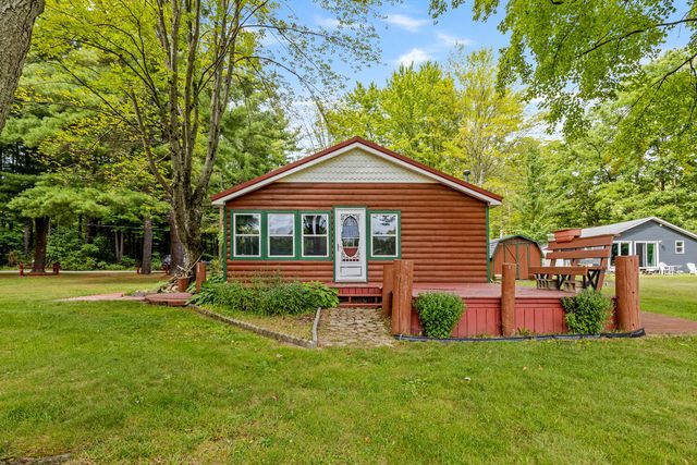 1566 E James Street, White Cloud, MI 49349