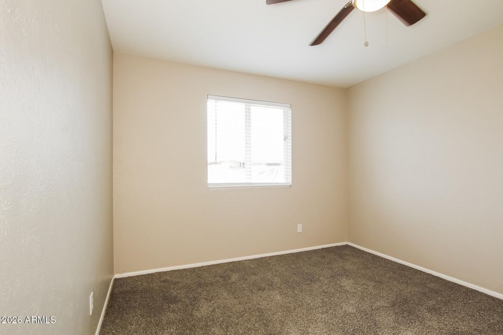 Image 18 of property listing at 3650 W BERRIDGE Lane, Phoenix, AZ 85019