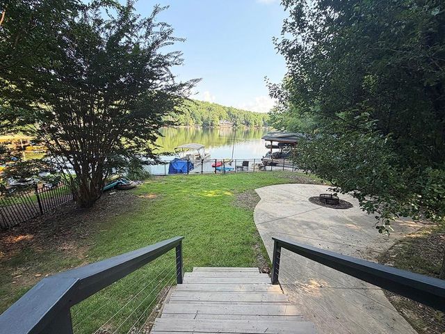 110 N Cypress Ct, Waleska, GA 30183