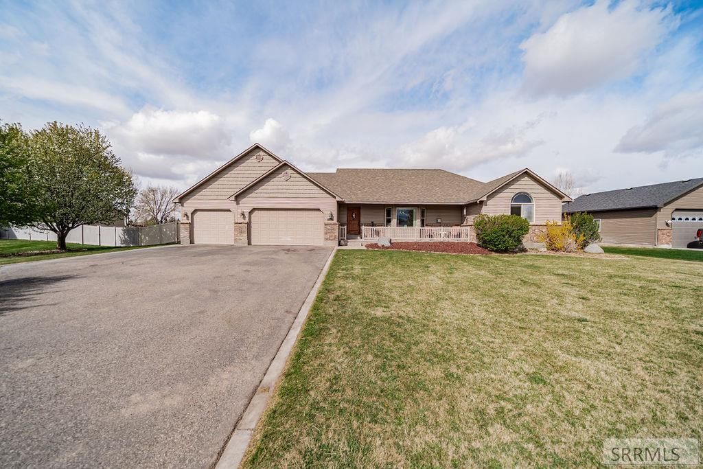 Image 1 of property listing at 11121 N 40 E, Idaho Falls, ID 83401